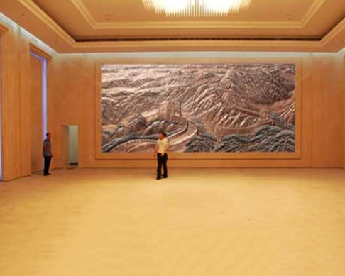 遼寧丹東某單位大廳擺放的5.16×2.13米的萬里長城壁畫